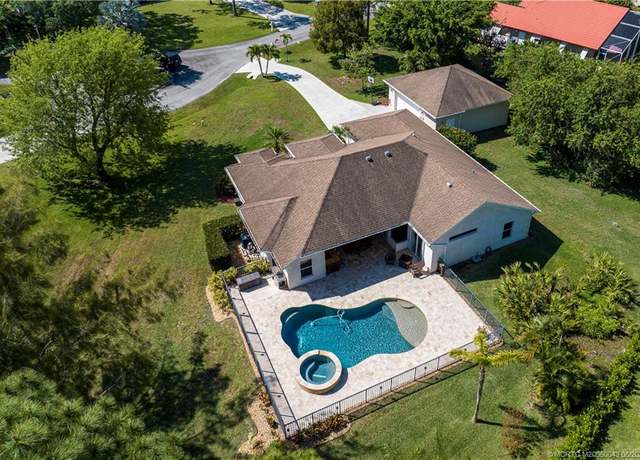 Property at 1945 SE Emerald Ct, Stuart, FL 34997, 3 beds, 2 baths