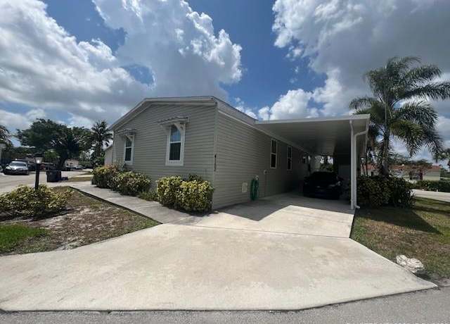 Property at 4153 Logan Cir, Lake Worth, FL 33463, 4 beds, 2 baths