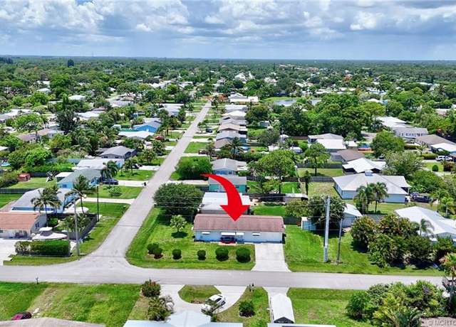 Property at 4556 SE Beckett Ave, Stuart, FL 34997, 3 beds, 2 baths