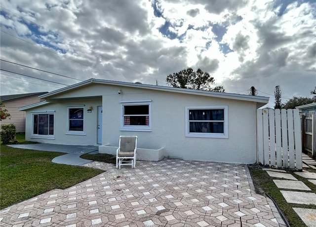 Property at 2812 SE Hibiscus St, Stuart, FL 34997, 3 beds, 2 baths