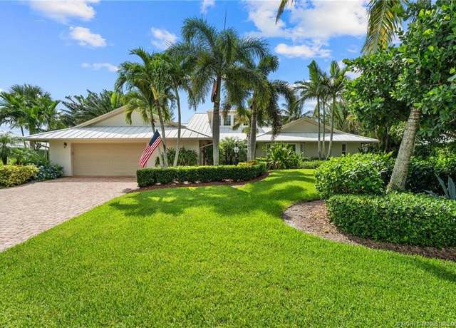 Property at 3192 SE Fairway West, Stuart, FL 34997, 3 beds, 3.5 baths