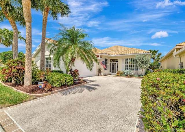 Property at 7904 SE Double Tree Dr, Hobe Sound, FL 33455, 3 beds, 2.5 baths