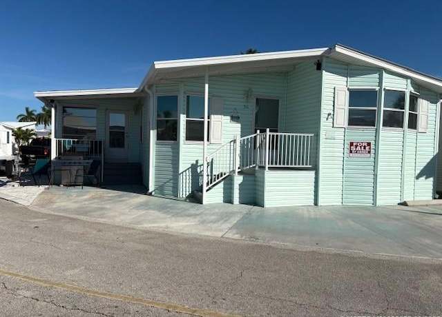 Property at 511 Nettles Blvd, Jensen Beach, FL 34957, 2 beds, 2 baths