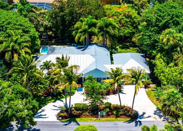 Property at 4 Emarita Way, Stuart, FL 34996, 3 beds, 2 baths