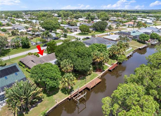 Property at 1339 SE Coral Reef St, Port St Lucie, FL 34983, 3 beds, 2 baths