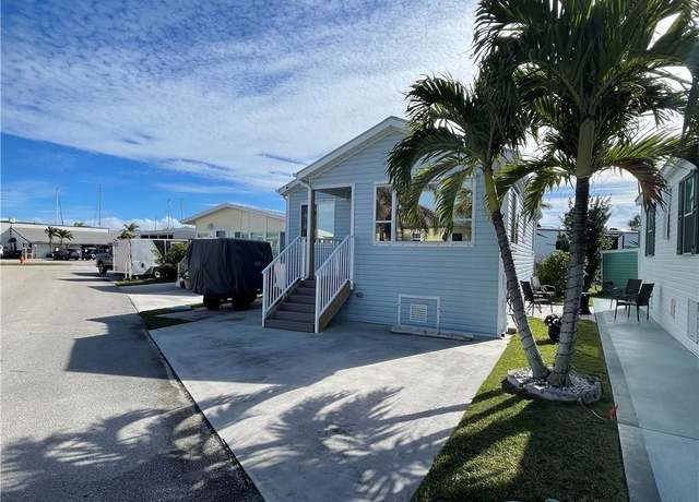 Property at 1317 Nettles Blvd, Jensen Beach, FL 34957, 2 beds, 1.5 baths