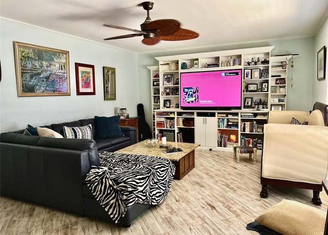 Property at 3824 SE Jefferson St, Stuart, FL 34997, 2 beds, 2.5 baths