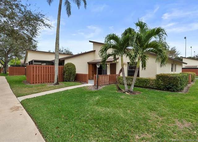 Property at 8085 SE Villa Cir, Hobe Sound, FL 33455, 2 beds, 2 baths