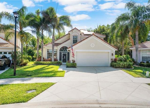 Property at 569 SW Saint Martins Cv, Port St Lucie, FL 34986, 3 beds, 2.5 baths