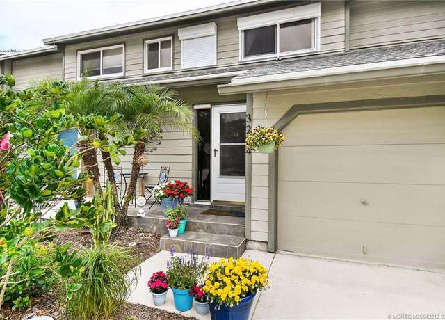 Property at 3284 NE Holly Creek Dr, Jensen Beach, FL 34957, 2 beds, 2.5 baths