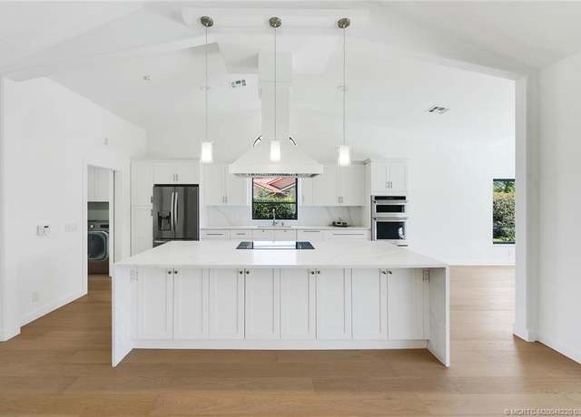 Property at 4163 SW Gleneagle Cir, Palm City, FL 34990, 3 beds, 2.5 baths
