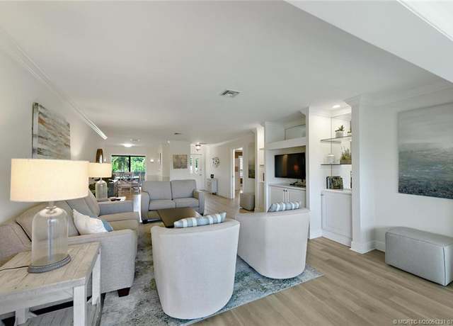 Property at 4680 SW Parkgate Blvd Unit H, Palm City, FL 34990, 3 beds, 2 baths