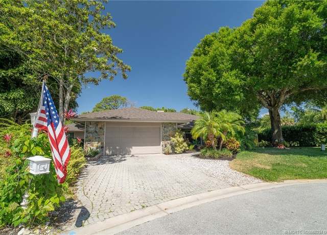 Property at 1348 SW Cottonwood Cv, Port St Lucie, FL 34986, 4 beds, 4 baths