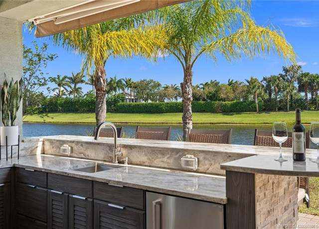 Property at 10529 SW Sunray St, Port Saint Lucie, FL 34987, 3 beds, 2 baths