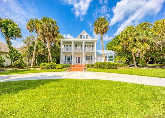 Property at 2007 S Indian River Dr, Fort Pierce, FL 34950, 5 beds, 3 baths