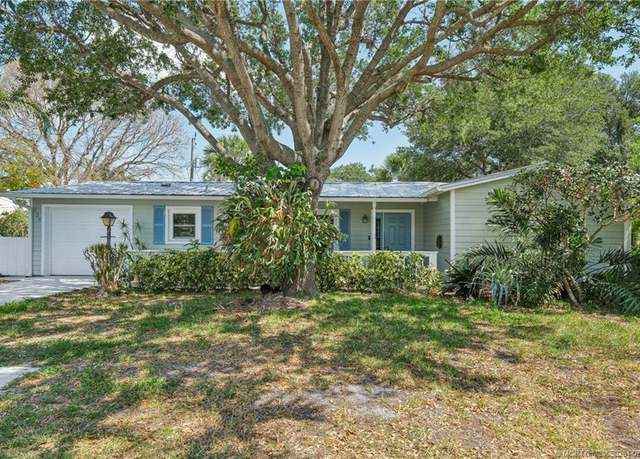 Property at 338 SW Winnachee Dr, Stuart, FL 34994, 2 beds, 2 baths