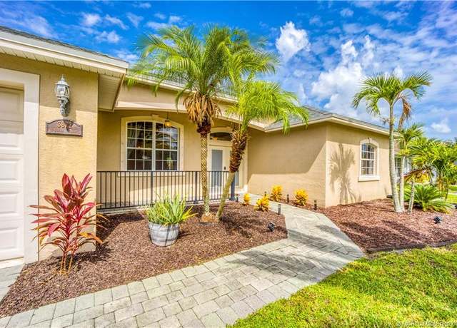 Property at 3872 SW Chicopee St, Port St Lucie, FL 34953, 4 beds, 3 baths