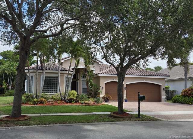 Property at 4513 SW 185th Ave, Miramar, FL 33029, 5 beds, 3 baths