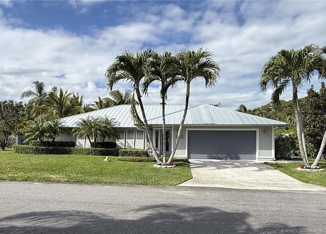 Property at 8565 SE Gulfstream Pl, Hobe Sound, FL 33455, 3 beds, 2 baths