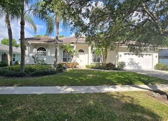 Property at 18910 Misty Lake Dr, Jupiter, FL 33458, 4 beds, 2 baths
