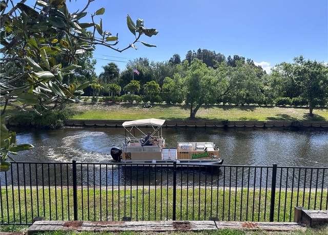 Property at 195 SE Riverbend St, Stuart, FL 34997, 2 beds, 2 baths