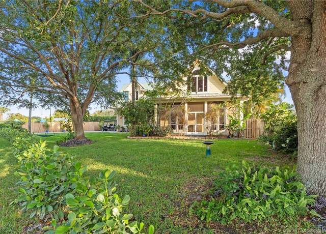 Property at 9066 SE Athena St, Hobe Sound, FL 33455, 6 beds, 4 baths
