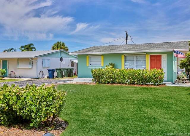 Property at 417 SE Parkway, Stuart, FL 34996, 2 beds, 1 bath