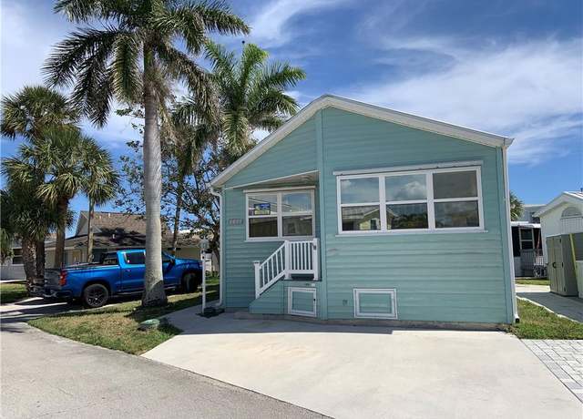 Property at 1156 Nettles Blvd, Jensen Beach, FL 34957, 3 beds, 2.5 baths
