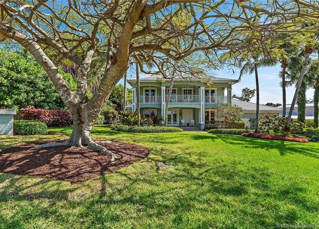 Property at 11 Castle Hill Way, Stuart, FL 34996, 4 beds, 6 baths