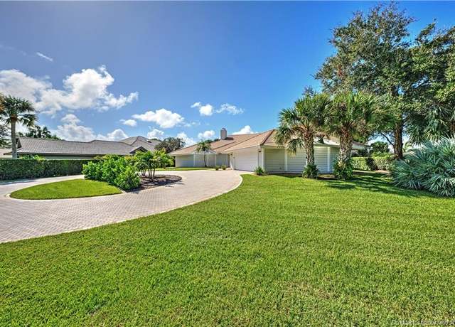 Property at 6420 SE Winged Foot Dr SE, Stuart, FL 34997, 4 beds, 2.5 baths