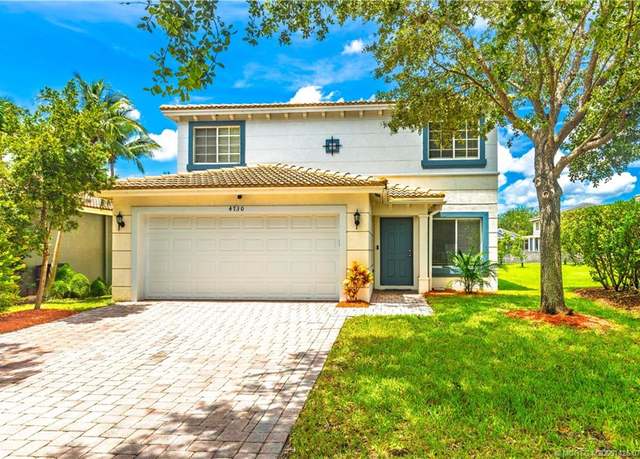 Property at 4730 SE Chiles Ct, Stuart, FL 34997, 3 beds, 2.5 baths