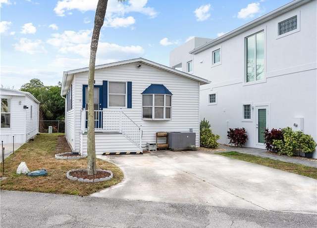 Property at 2002 Nettles Blvd, Jensen Beach, FL 34957, 1 bed, 1.5 baths