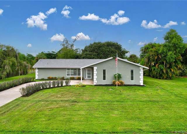 Property at 5390 SE Redwood Ave, Stuart, FL 34997, 3 beds, 2.5 baths