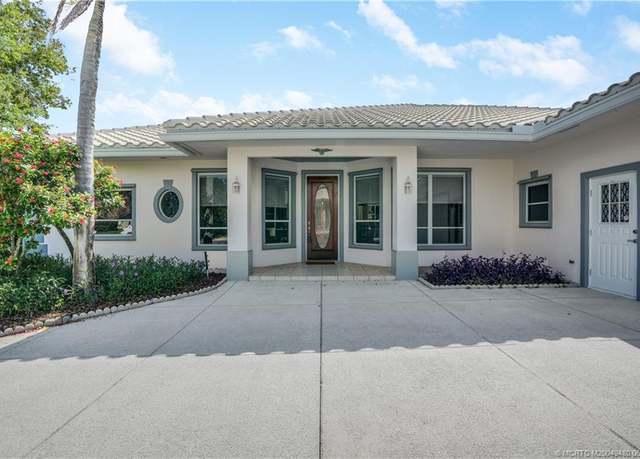 Property at 10321 SE Bluefish Ct SE, Hobe Sound, FL 33455, 3 beds, 3 baths