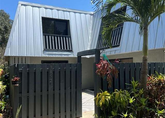 Property at 3852 SE Jefferson St, Stuart, FL 34997, 2 beds, 2.5 baths