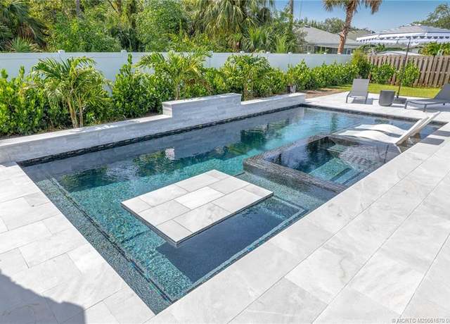 Property at 5476 NW Cambo Ct, Port St Lucie, FL 34986, 4 beds, 3 baths