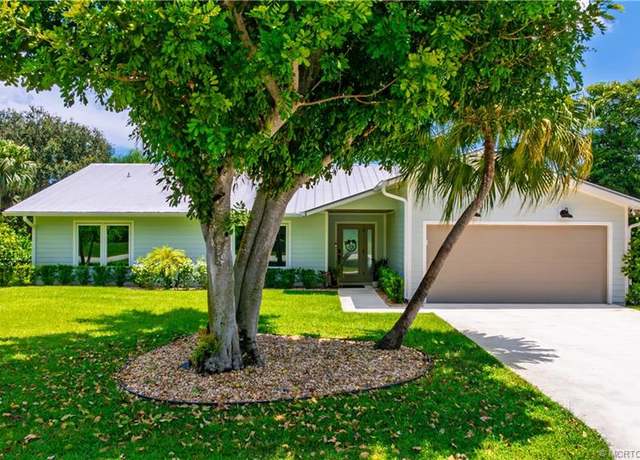 Property at 901 SW Pine Tree Ln, Palm City, FL 34990, 4 beds, 2 baths