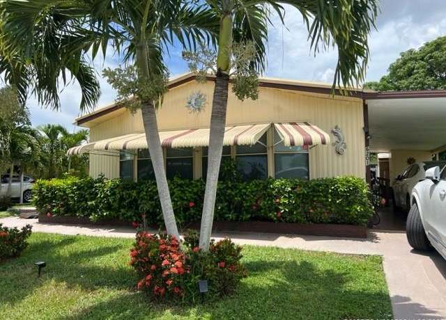 Property at 6201 Holly Ln, Lantana, FL 33462, 2 beds, 2 baths