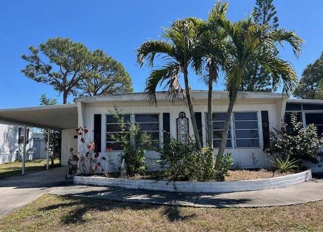Property at 6240 Guava Ln, Lantana, FL 33462, 2 beds, 2 baths