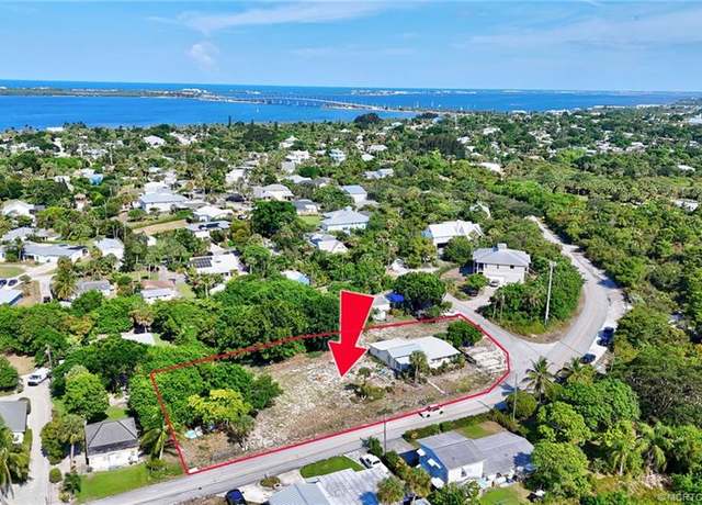 Property at 4665 NE Savannah Rd, Jensen Beach, FL 34957, 3 beds, 2 baths