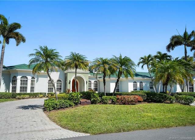 Property at 1639 SW Thornberry Cir, Palm City, FL 34990, 4 beds, 5 baths