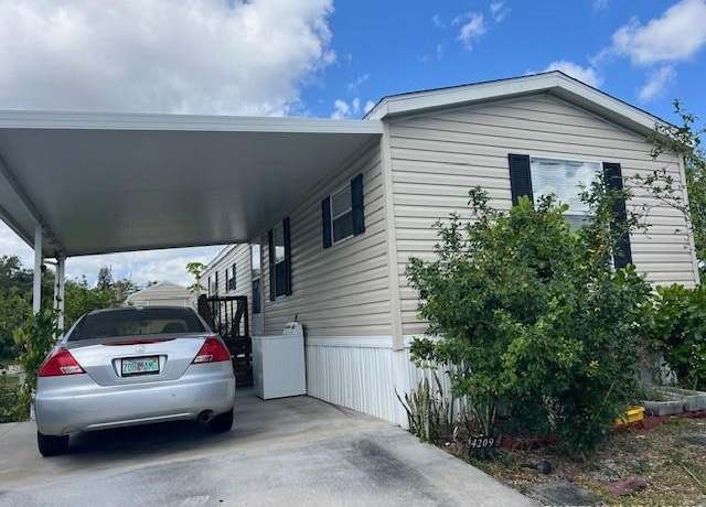 Property at 4209 70th Ct, West Palm Beach, FL 33404, 2 beds, 2 baths