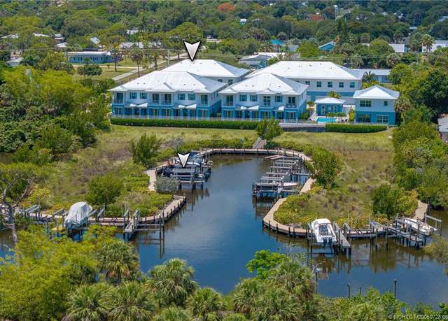 Property at 4692 SE Manatee Way, Stuart, FL 34997, 3 beds, 2.5 baths