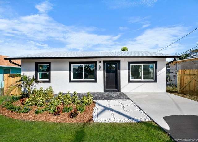 Property at 8477 SE Begonia Way, Hobe Sound, FL 33455, 3 beds, 1 bath