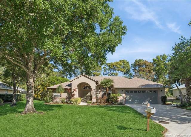 Property at 582 SE Southwood Trl, Stuart, FL 34997, 4 beds, 2 baths