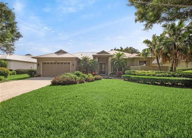 Property at 673 SW Whispering Palm Ln, Palm City, FL 34990, 4 beds, 3 baths