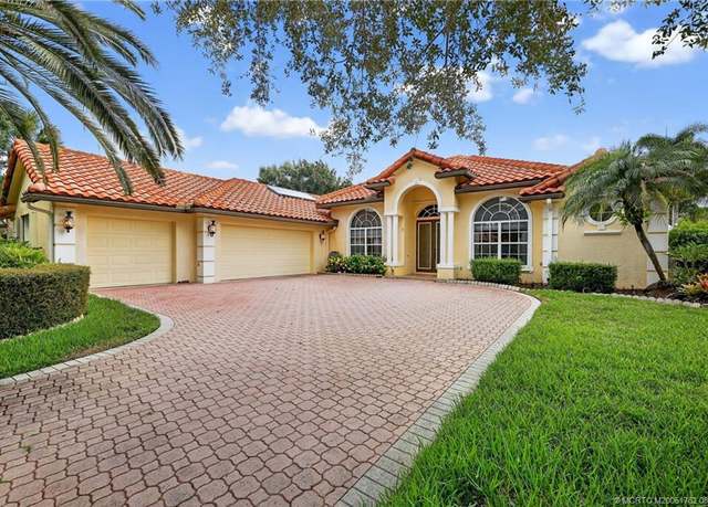 Property at 8279 SW Skipper Dr, Stuart, FL 34997, 4 beds, 3 baths