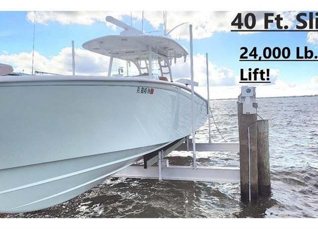 Property at 200 Mariner Bay Blvd, Fort Pierce, FL 34949, 3 beds, 2.5 baths