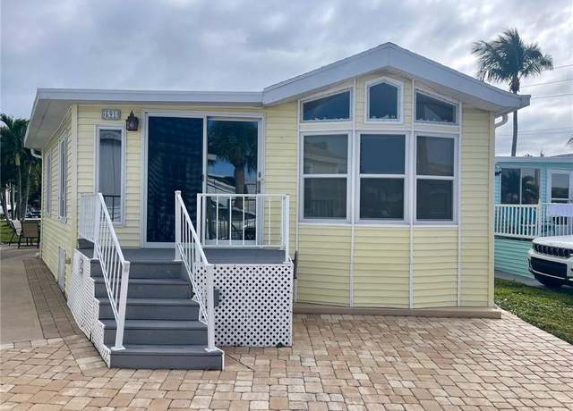 Property at 691 Nettles Blvd, Jensen Beach, FL 34957, 2 beds, 1.5 baths