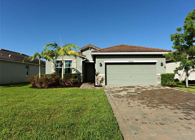 Property at 4554 NW King Ct, Jensen Beach, FL 34957, 3 beds, 2 baths